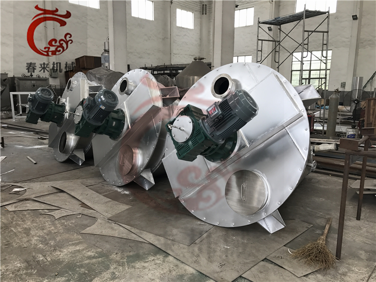 DSH双螺旋锥形混合机的待装发货现场